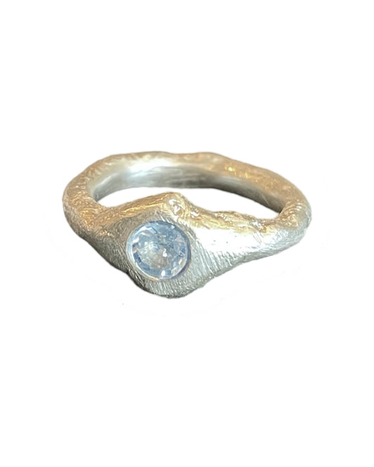 Makoto Iwasa - Sapphire Ring